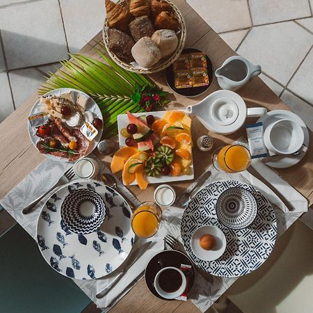 Hotel Amaudo Saint-Francois  Ngoại thất bức ảnh