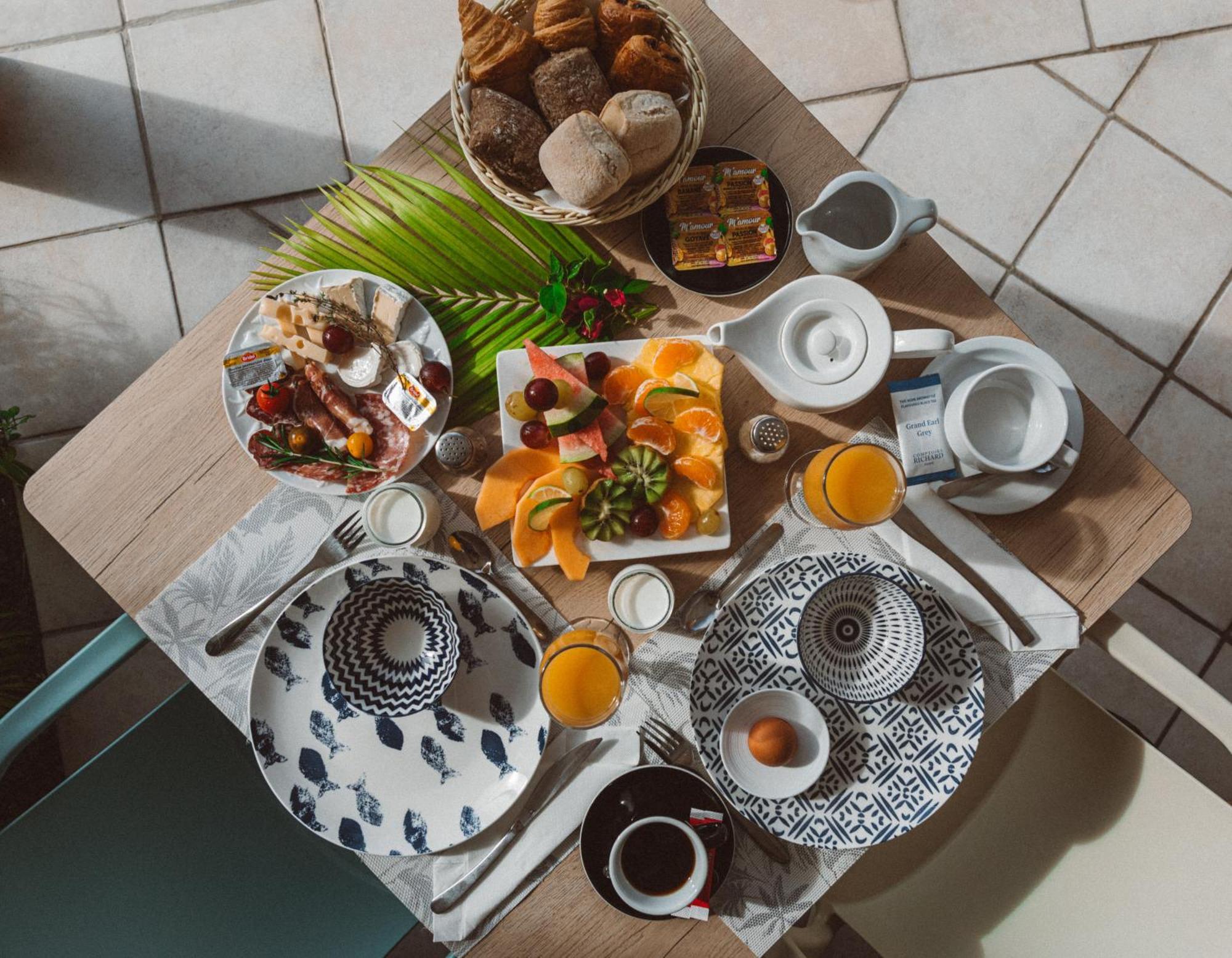 Hotel Amaudo Saint-Francois  Ngoại thất bức ảnh