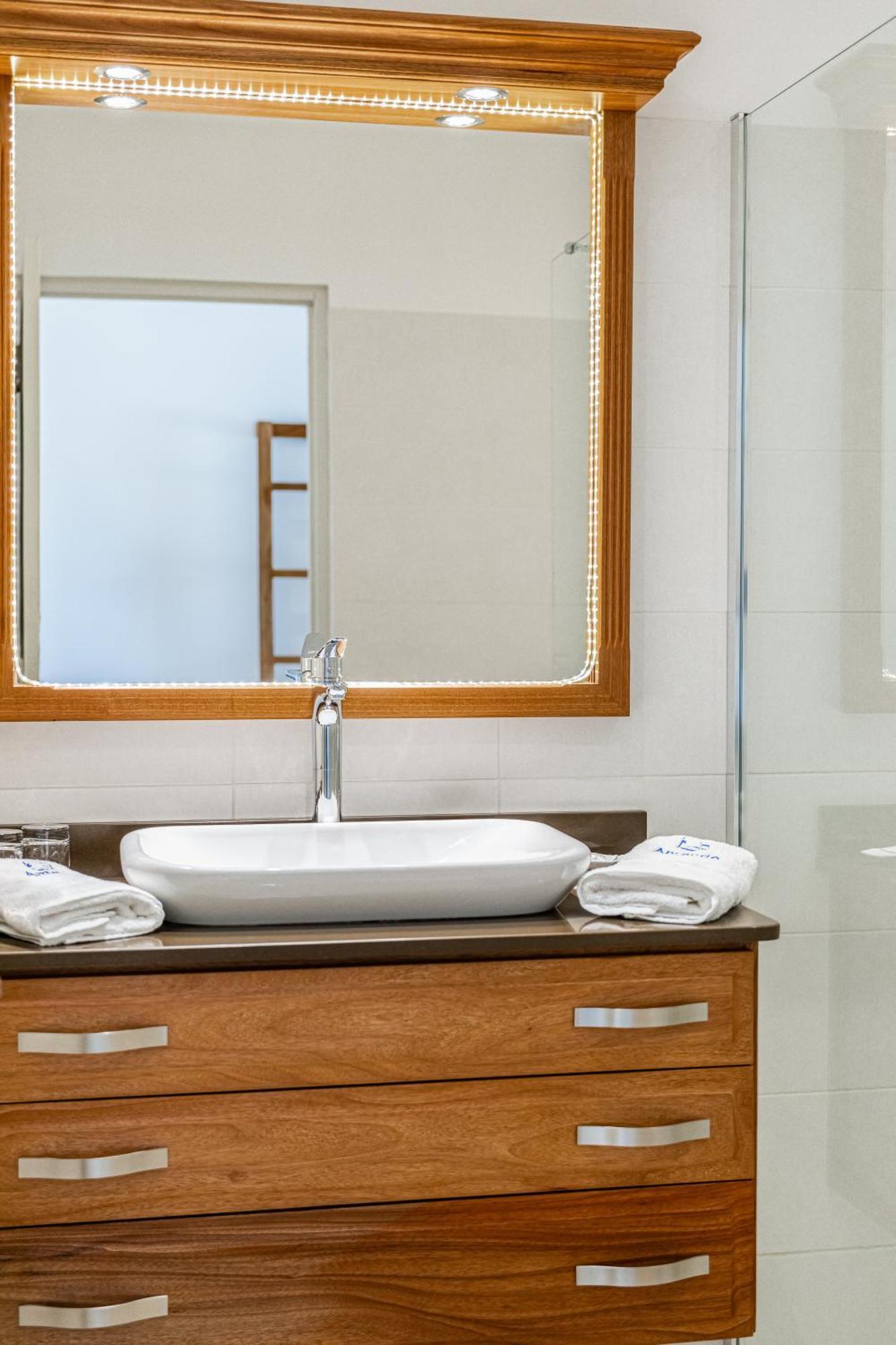 Hotel Amaudo Saint-Francois  Ngoại thất bức ảnh