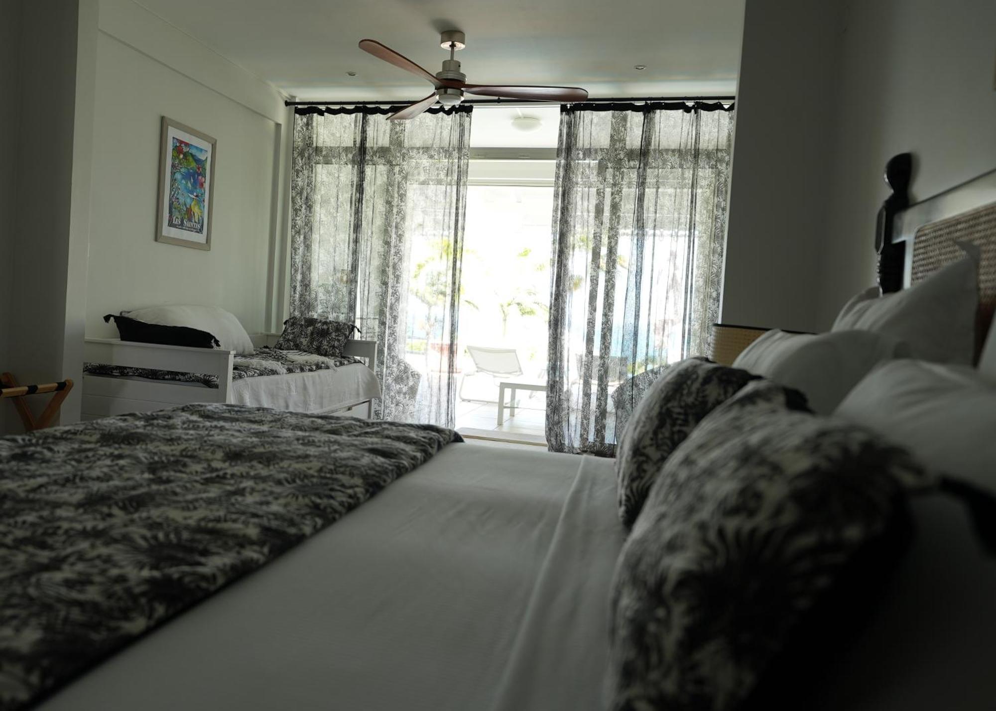 Hotel Amaudo Saint-Francois  Ngoại thất bức ảnh
