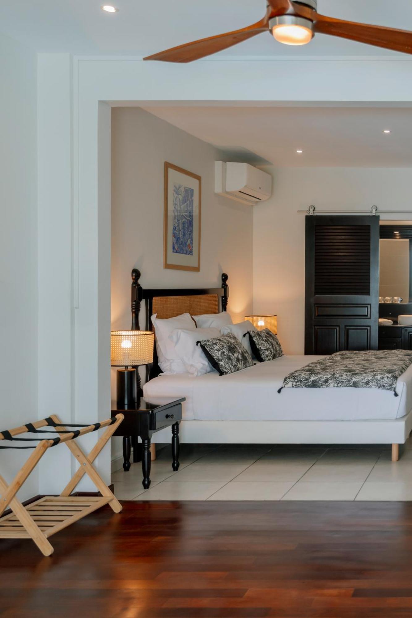 Hotel Amaudo Saint-Francois  Ngoại thất bức ảnh
