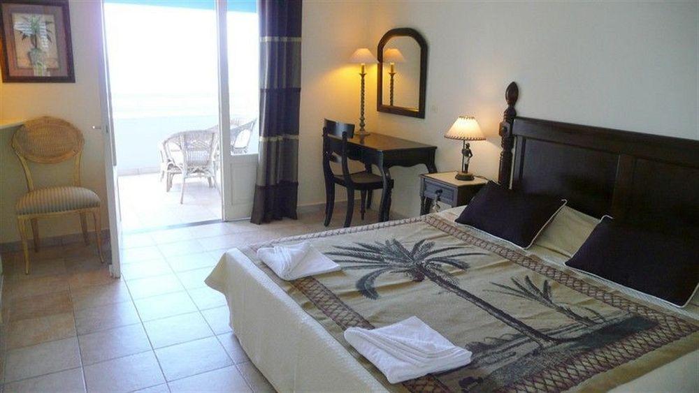 Hotel Amaudo Saint-Francois  Ngoại thất bức ảnh