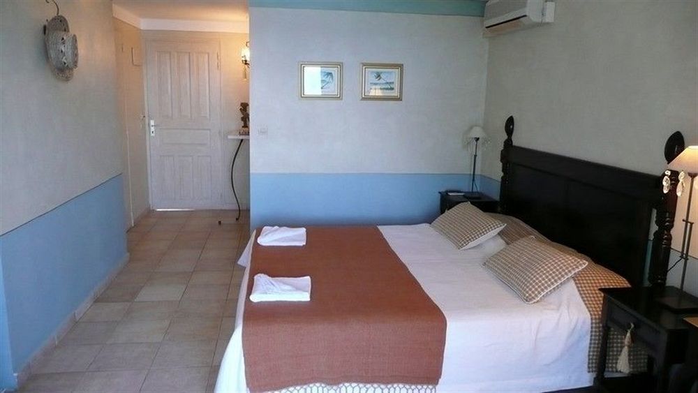 Hotel Amaudo Saint-Francois  Ngoại thất bức ảnh